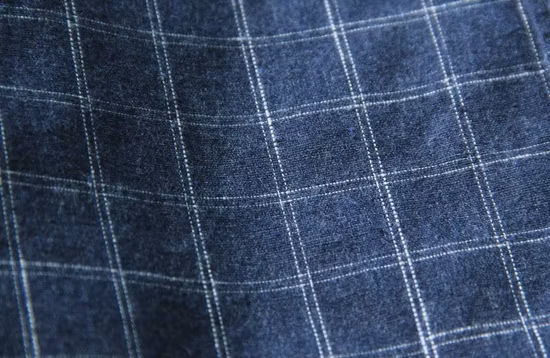 Benutzerdefiniertes Flanellhemd aus 100 % Baumwolle für Damen mit langen Ärmeln, kariertes Flanellhemd mit individueller Logo-Stickerei